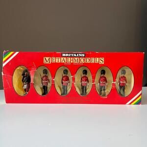 Britains Metal Models Scots Guard Set 7238 Hand Painted Figures w Box